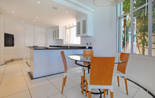 Indoor-Dining