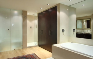 Maser-Bedroom-bathroom