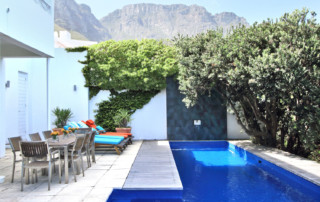 Outdoor-Dining-and-Pool