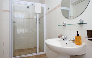 Second-Bedroom-bathroom-3