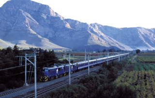 Blue-Train-early-moring-winelands-1