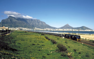 Blue-Train-out-of-Cape-Town-T-Mountain2